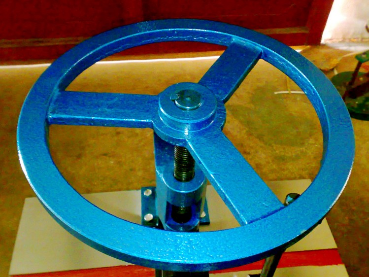 15901756209408.jpg 方向盤_conew1.jpg